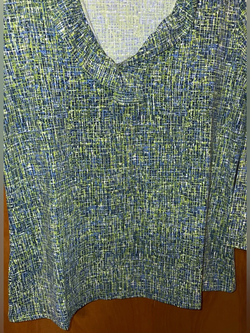J. McLaughlin green/blue printed Catalina Cloth v-neck top with ruffles Large